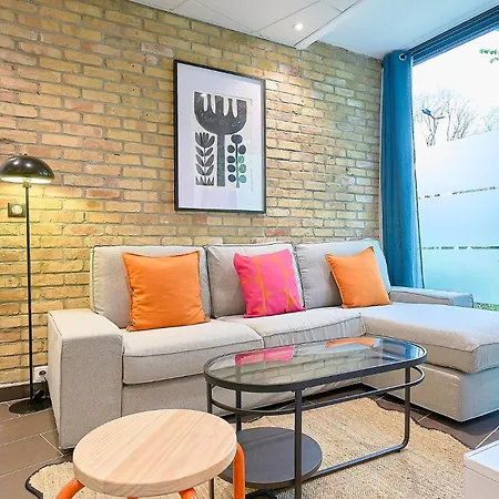 3-bedroom House, 2 Minutes From Parc Du Heron Guest house