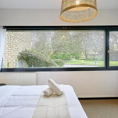 3-bedroom House, 2 Minutes From Parc Du Heron Guest house